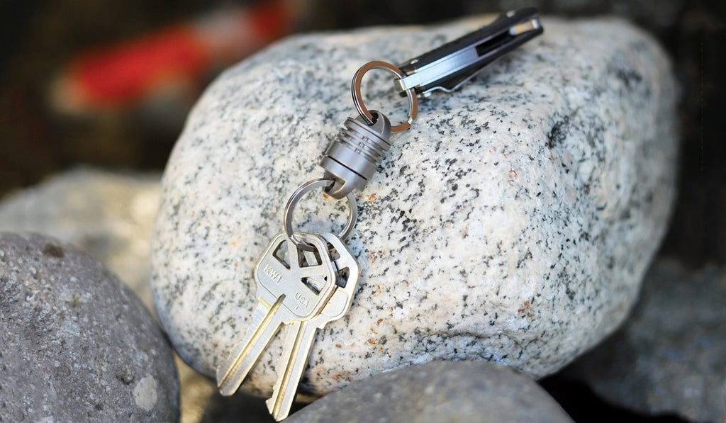 Keeping all your favorite everyday carry items on hand and at the ready can clog up your key organizer or key chain and fill your pocket
